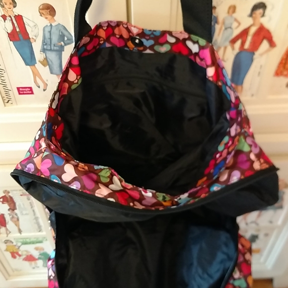 Heart motif multi colored overnight bag - Picture 5 of 9